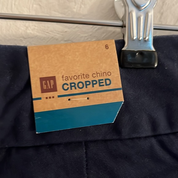 Gap Favorite Chino Cropped Pants, size 6, navy, NWT - Picture 3 of 12